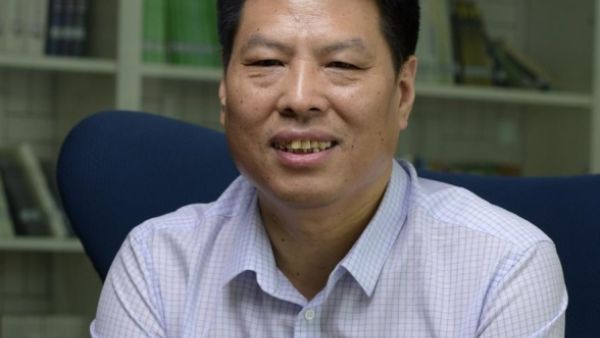 叶敬忠：像弱者一样感受世界
