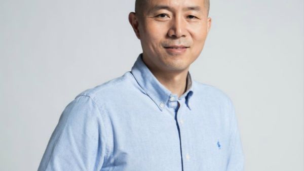 毕飞宇：我们兴化人 是用手走路的