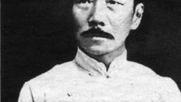 鲁迅:我愿中国青年都只是向上走,不必理会这冷笑和暗箭