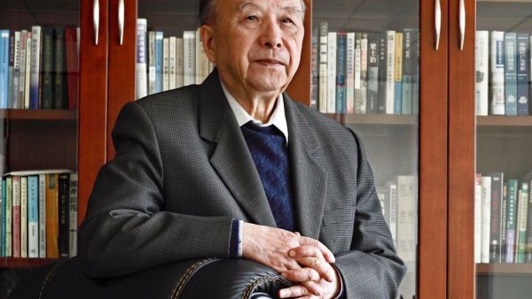 章开沅、吴易风获第七届吴玉章人文社会科学终身成就奖