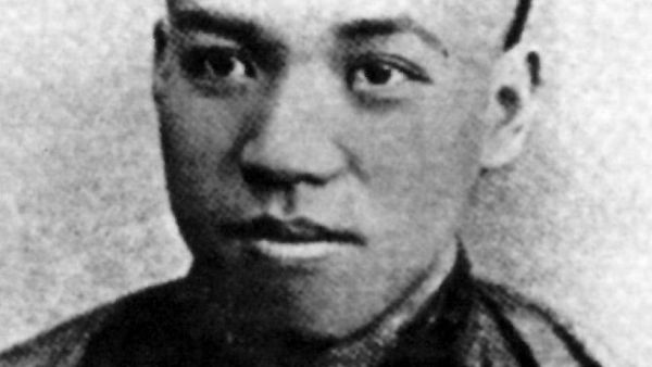 梁启超:教育的本质,是教人不惑、不忧、不惧,顶天立地做一个人