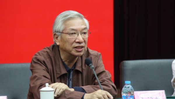 吴福辉：市民之子老舍