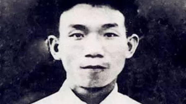 郁达夫：一个人在途上