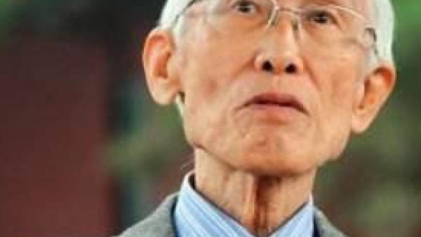 余光中：假如我有九条命